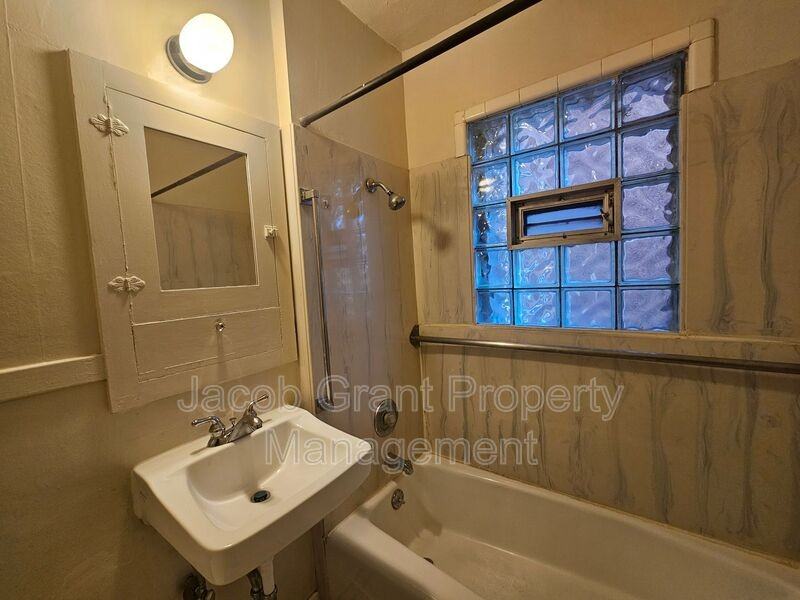 676 Memorial Dr #101 - Photo 7 of 8