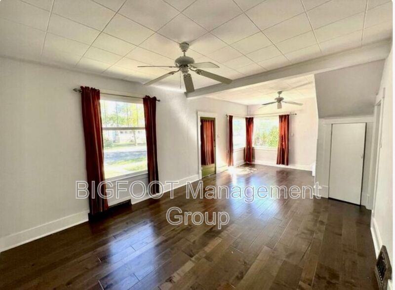 316 3rd Ave E - Photo 3 of 13