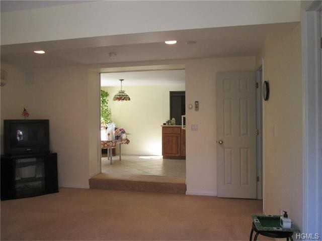 30 Greenwood Ln - Photo 3 of 3