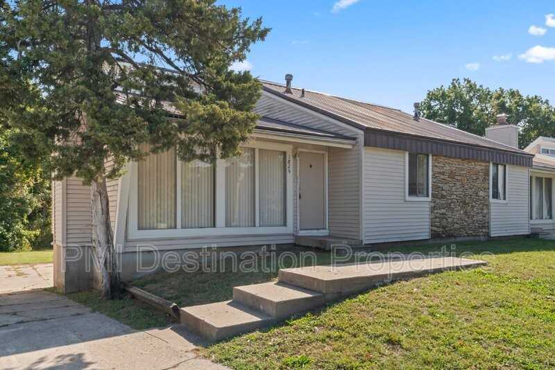 1825 N 76th St - Photo 3 of 31