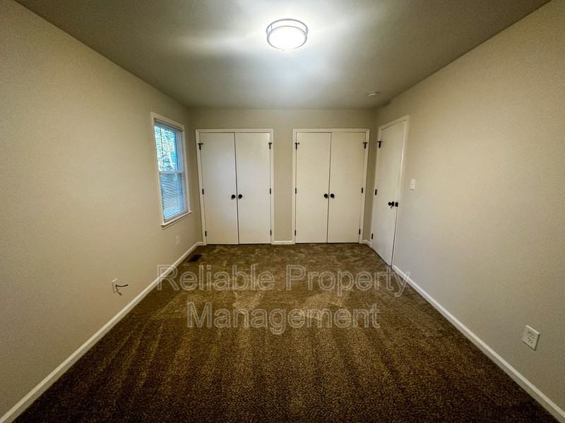 102 Stowe Pl - Photo 6 of 10