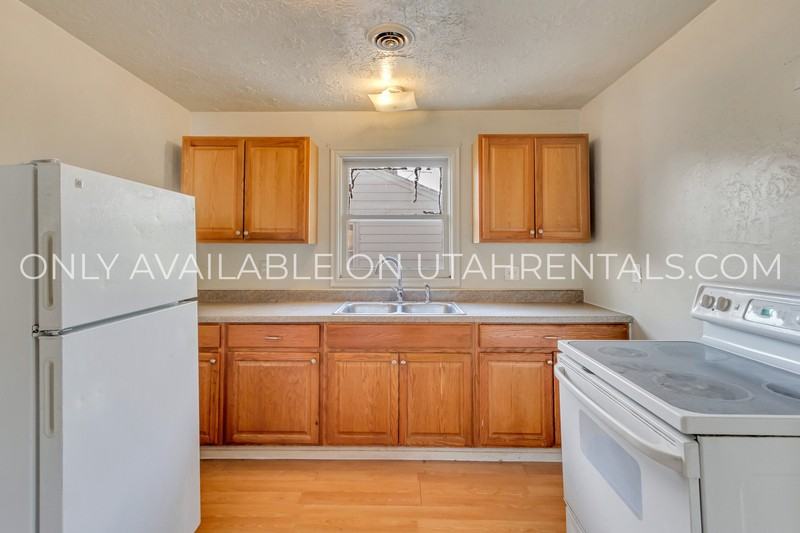 250 Franklin St - Photo 5 of 19