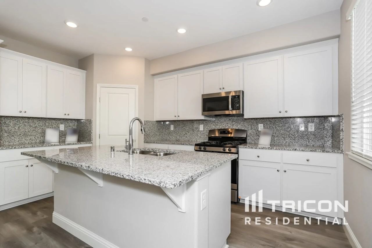 2129 2129 Comstock Lane Lincoln CA - Photo 3 of 20