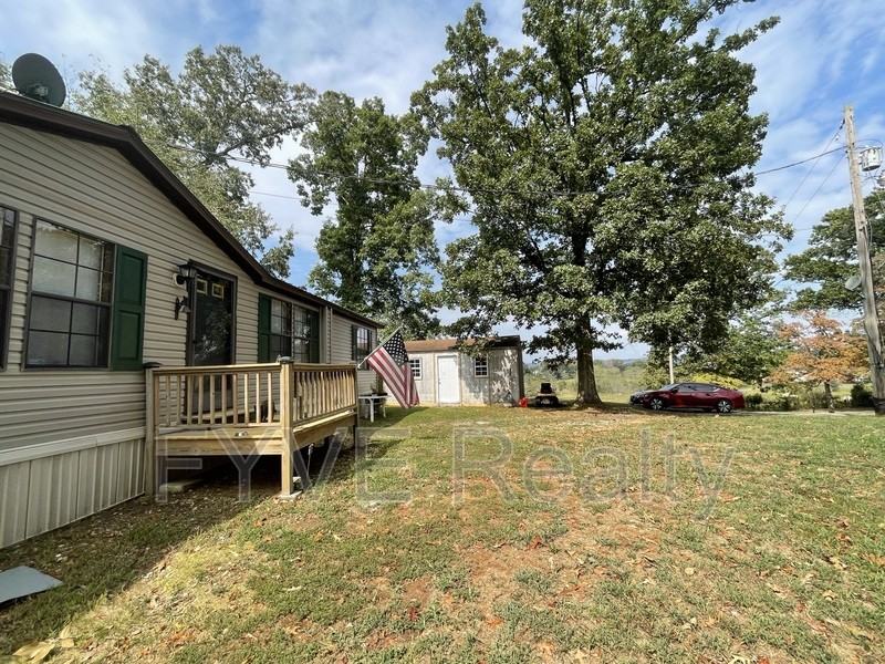 1990 Rock Quarry Rd - Photo 3 of 39