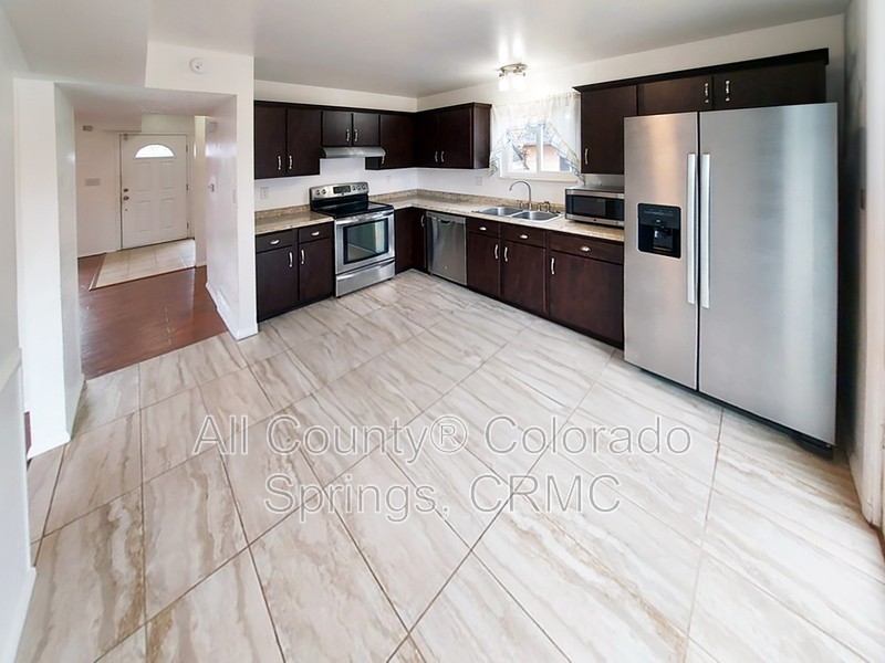 4060 Candea Ct - Photo 5 of 22
