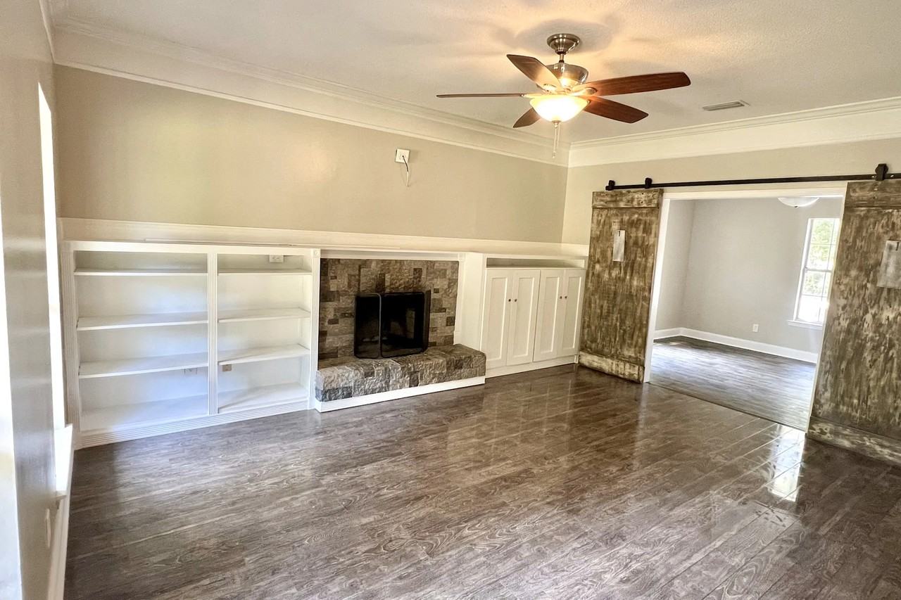 2670 Hamilton Creek Dr W - Photo 3 of 24