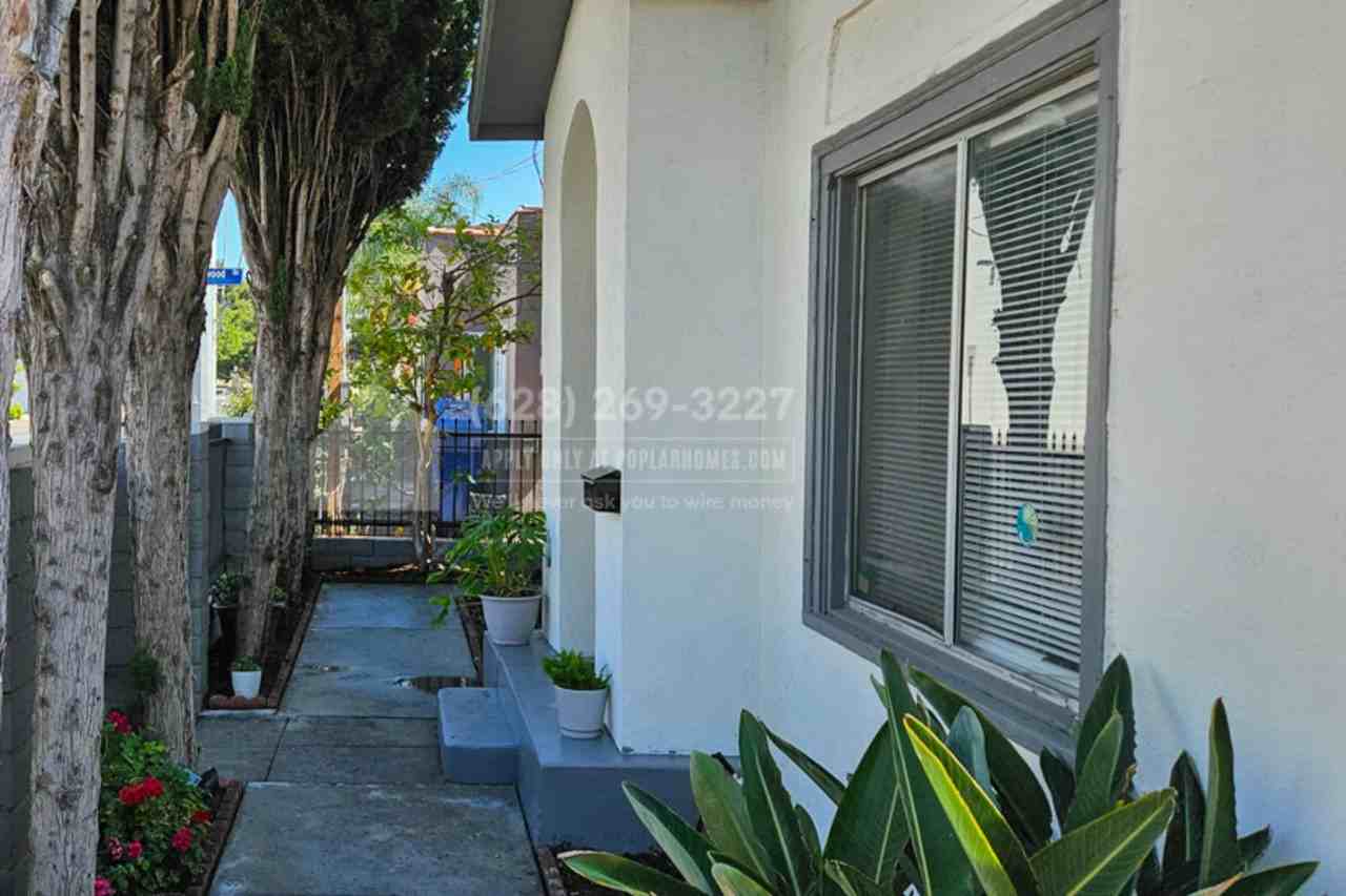 6056 Fountain Ave - Photo 2 of 26