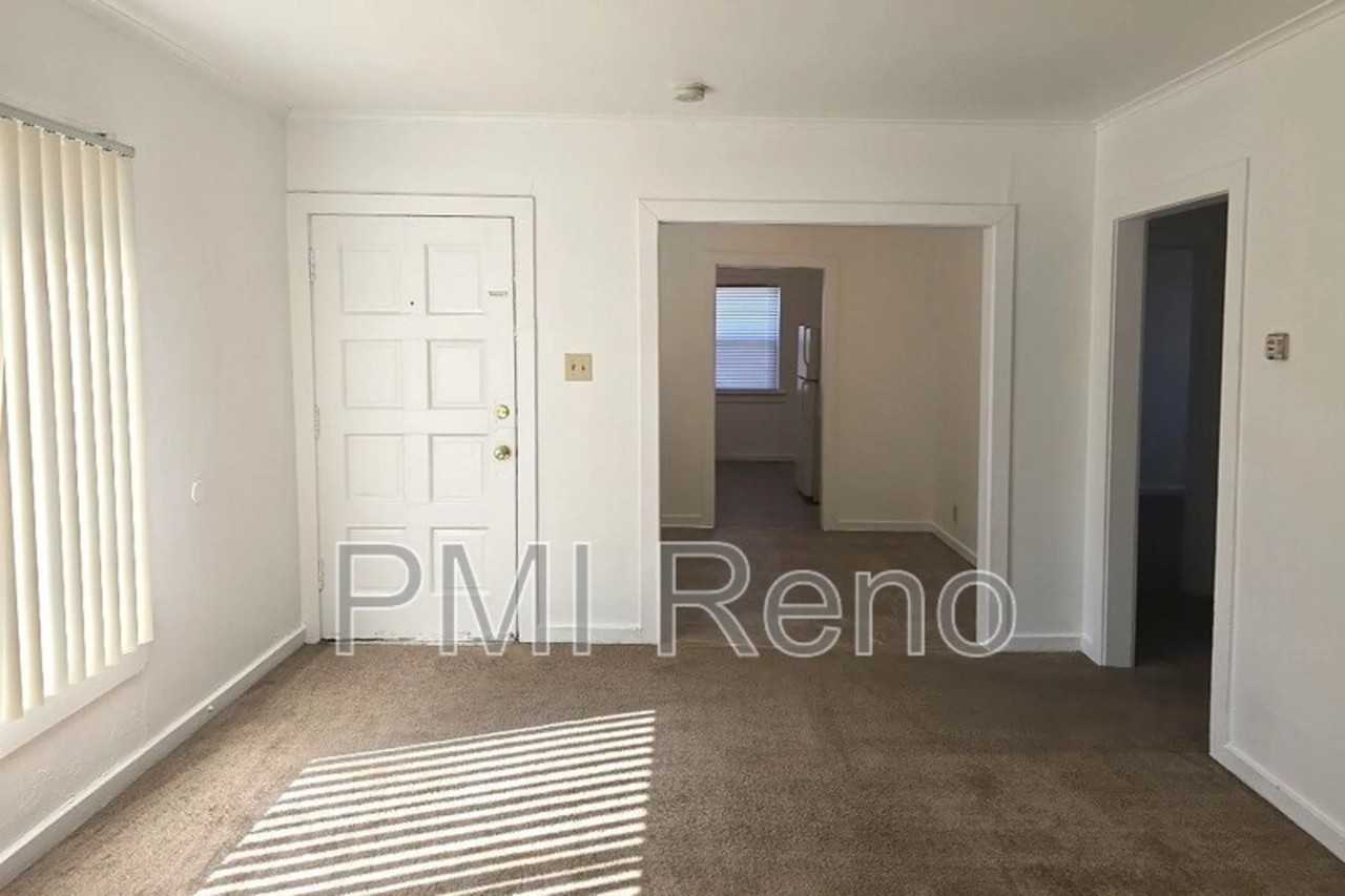 1431 E 9th St - Photo 3 of 15