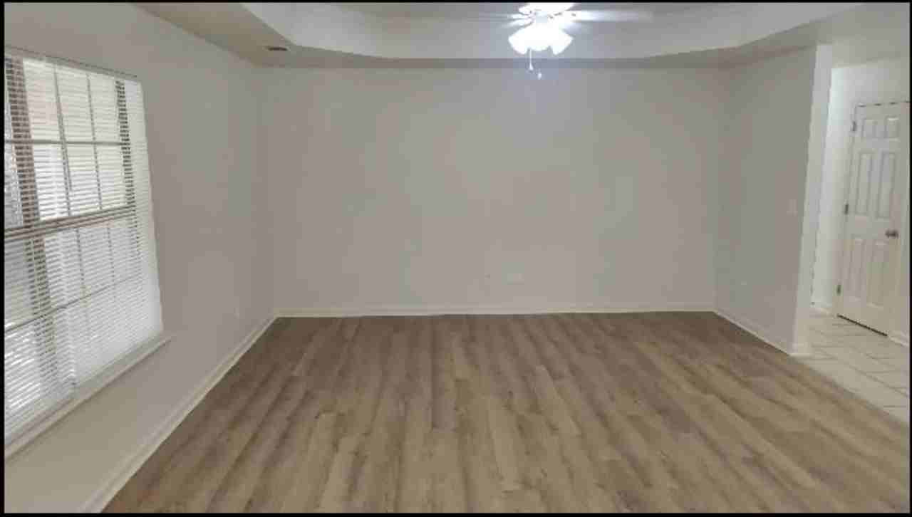 490 Wisteria Dr - Photo 2 of 10