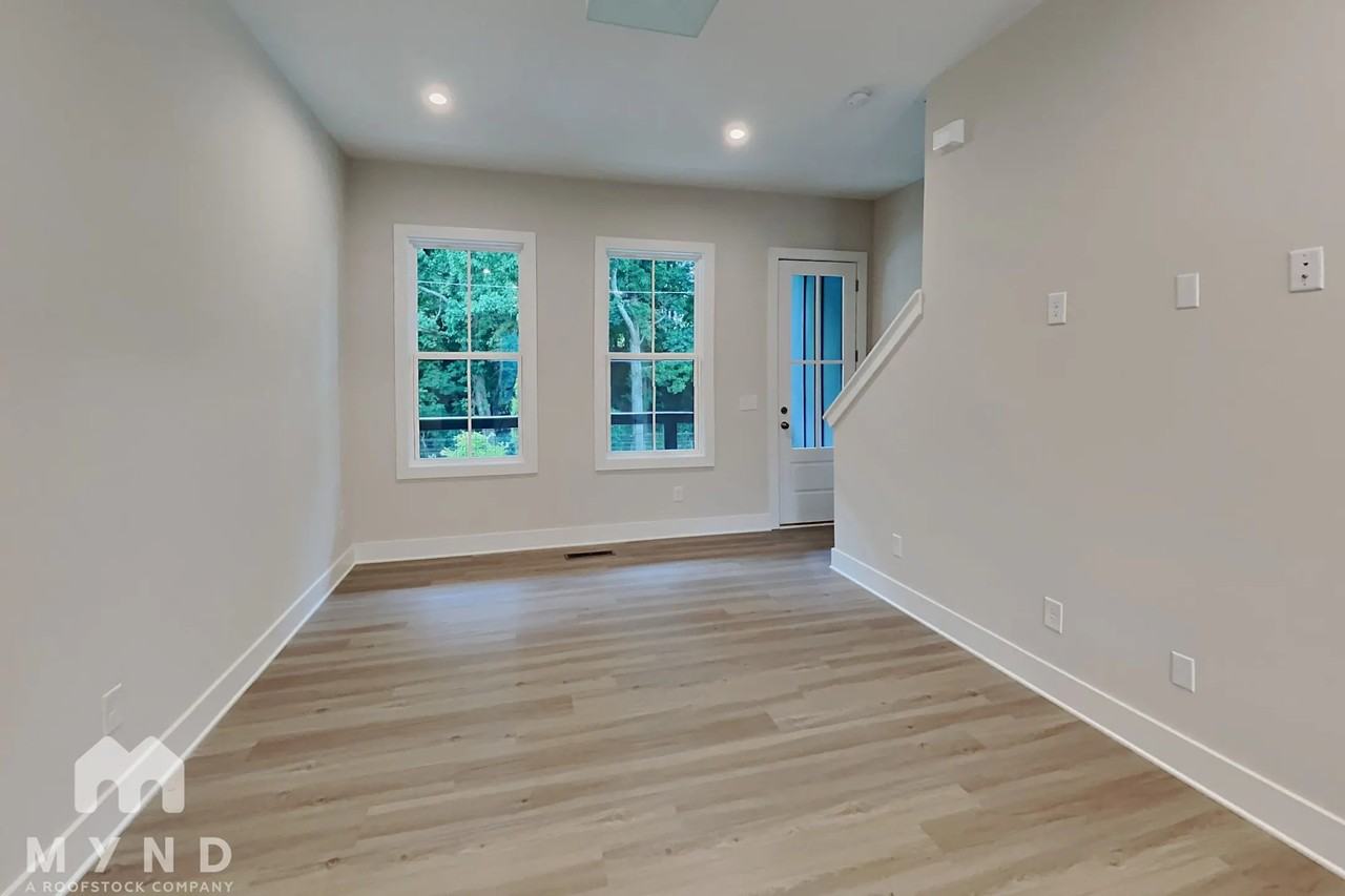 918 Spencer Ave - Photo 2 of 18