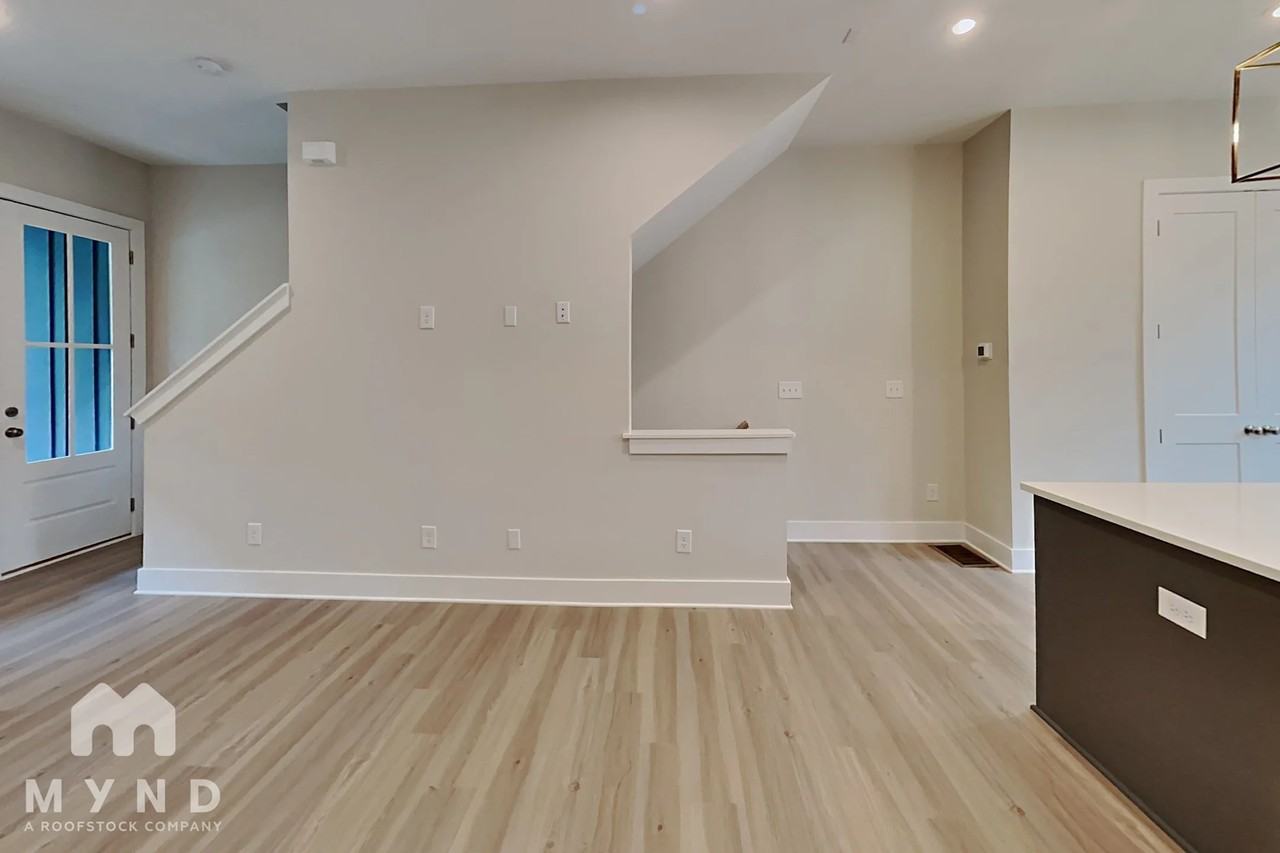 918 Spencer Ave - Photo 3 of 18