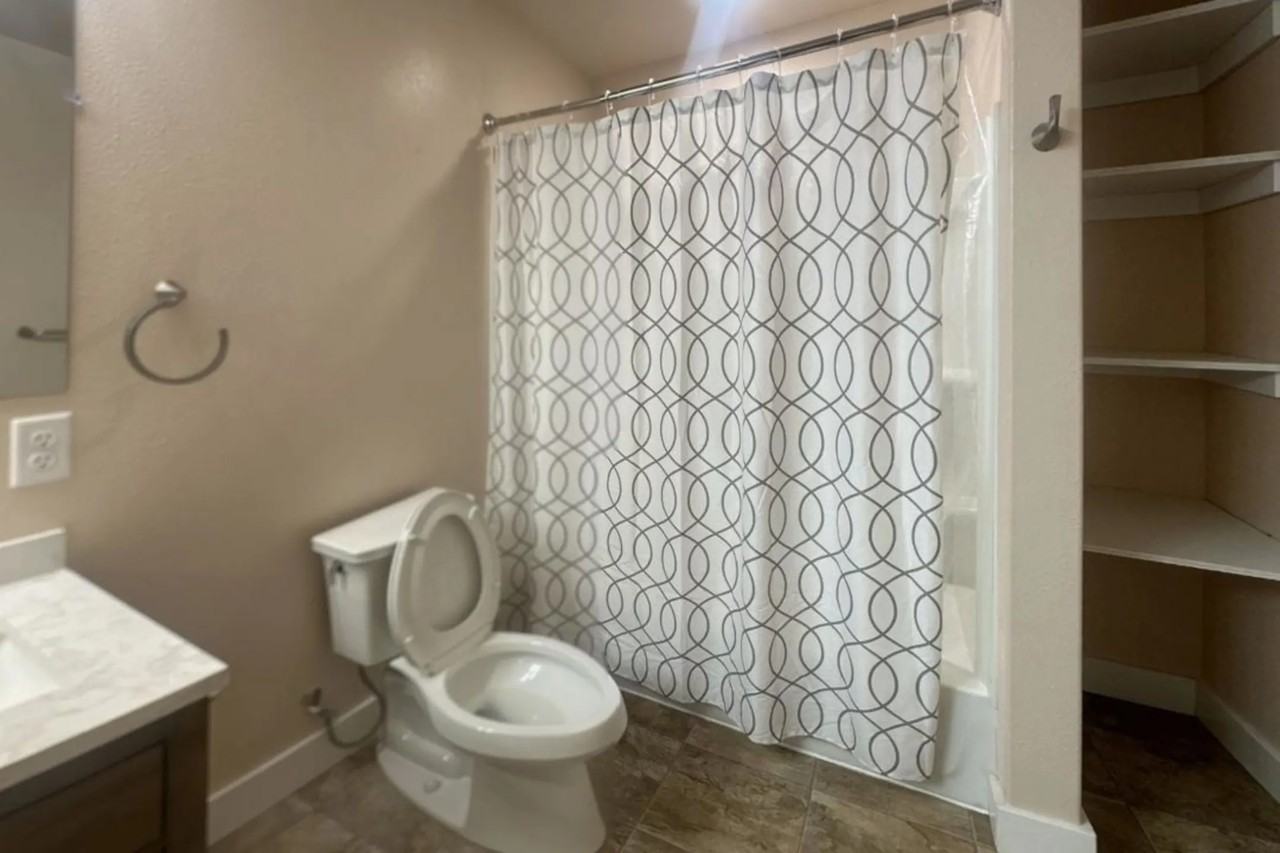 502 Roundhouse Dr - Photo 2 of 10