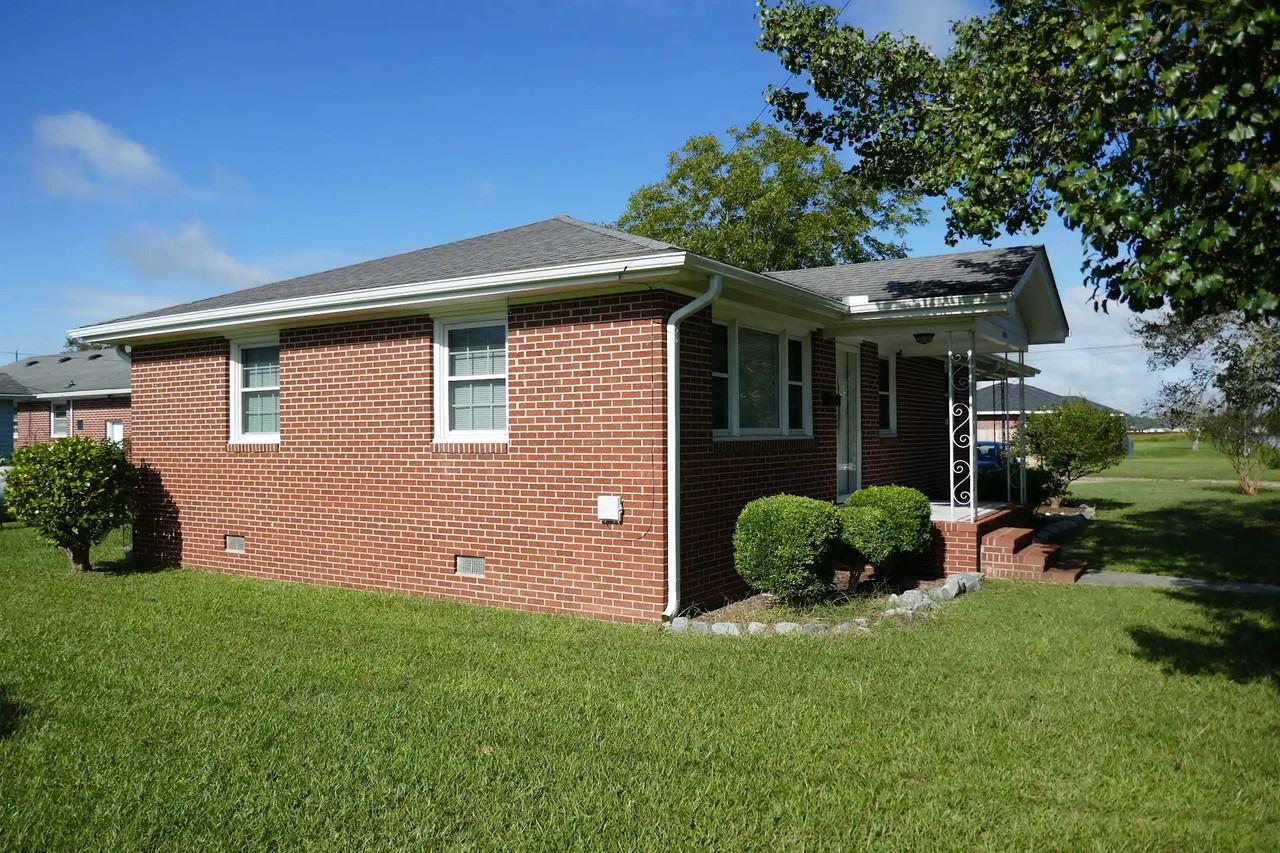 805 W Grubb St - Photo 3 of 14