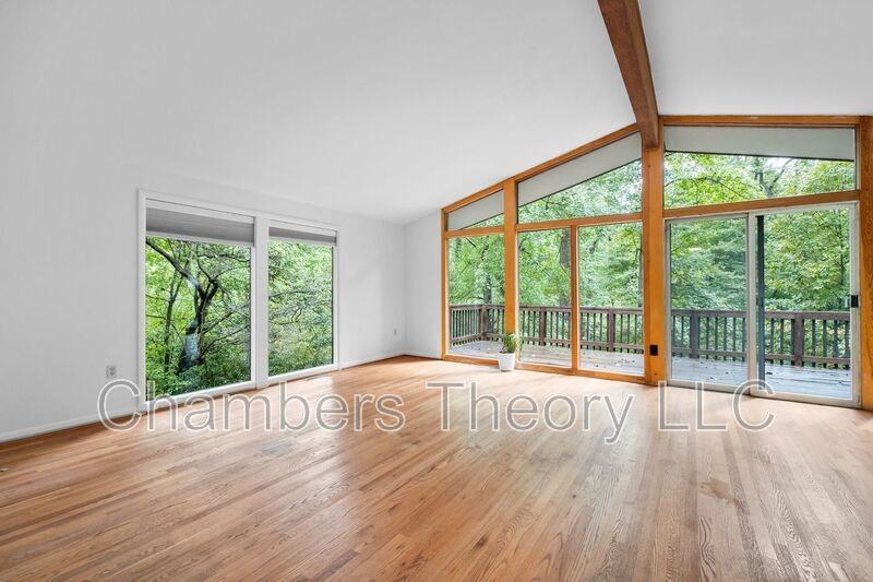 8111 Kane Ct - Photo 3 of 46