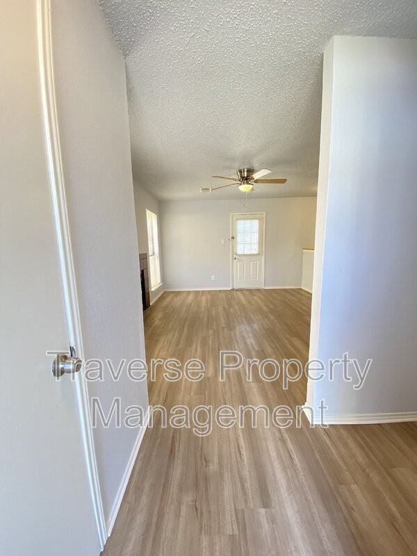 2618 Isbella Dr - Photo 4 of 25