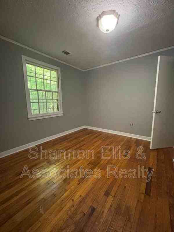 1780 Cahoon St Sw - Photo 3 of 21