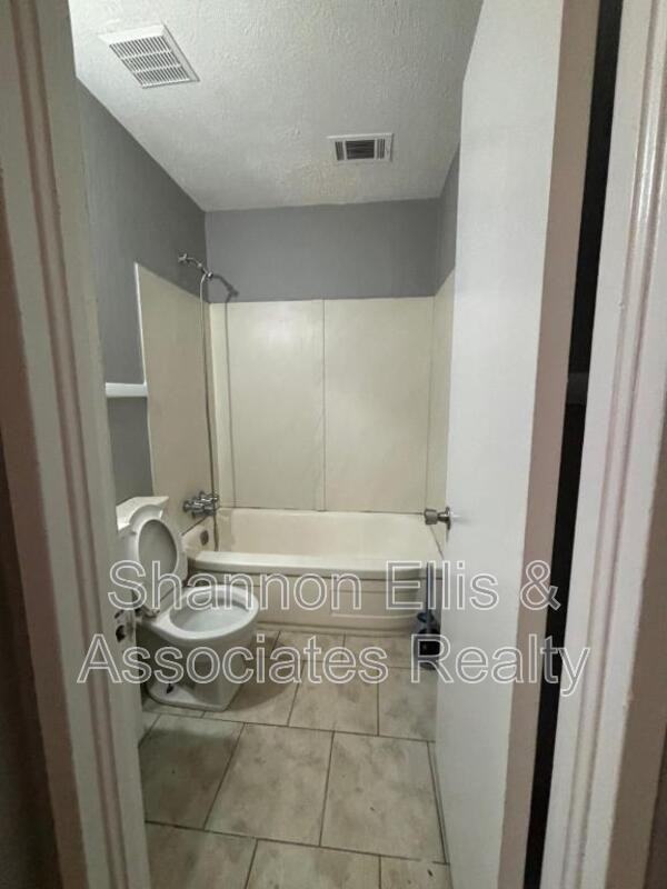 1780 Cahoon St Sw - Photo 4 of 21