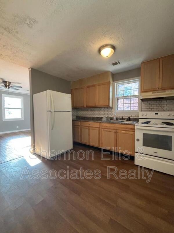 1780 Cahoon St Sw - Photo 6 of 21