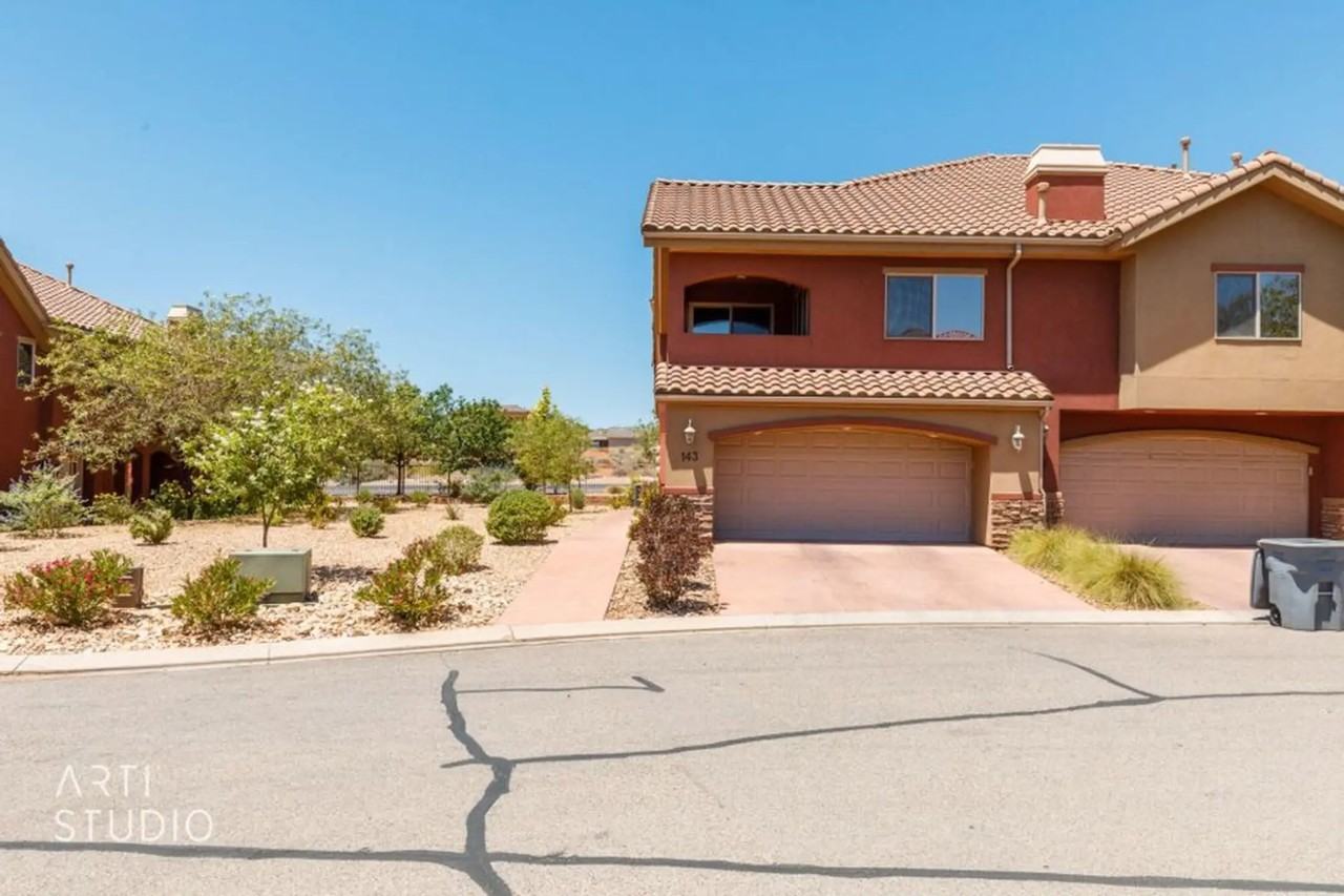 325 N Red Stone Rd - Photo 2 of 50