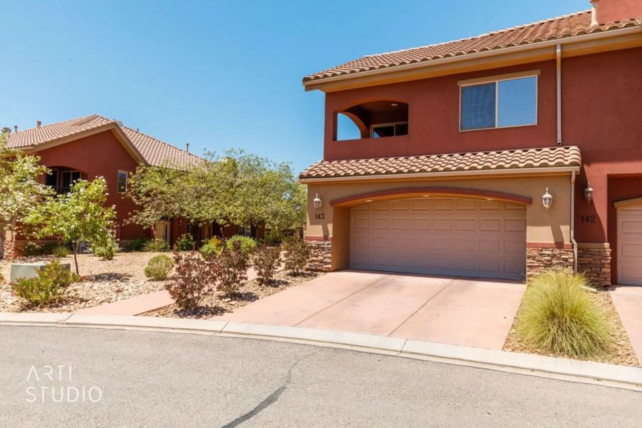 325 N Red Stone Rd - Photo 3 of 50