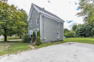 featured image of 32 Ossipee Trl W #2