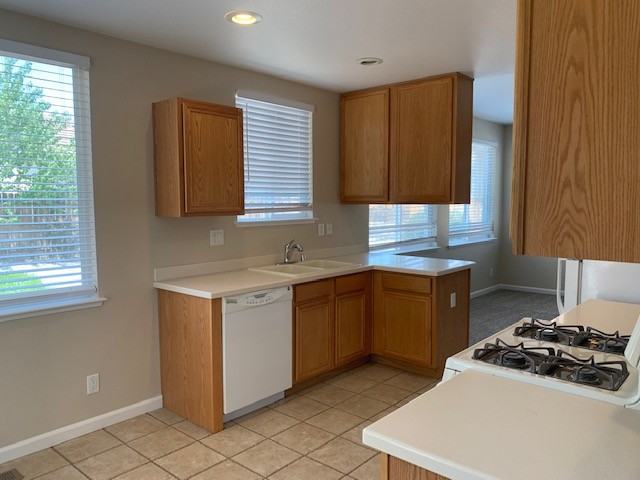 10180 Hampton Park Dr - Photo 2 of 19