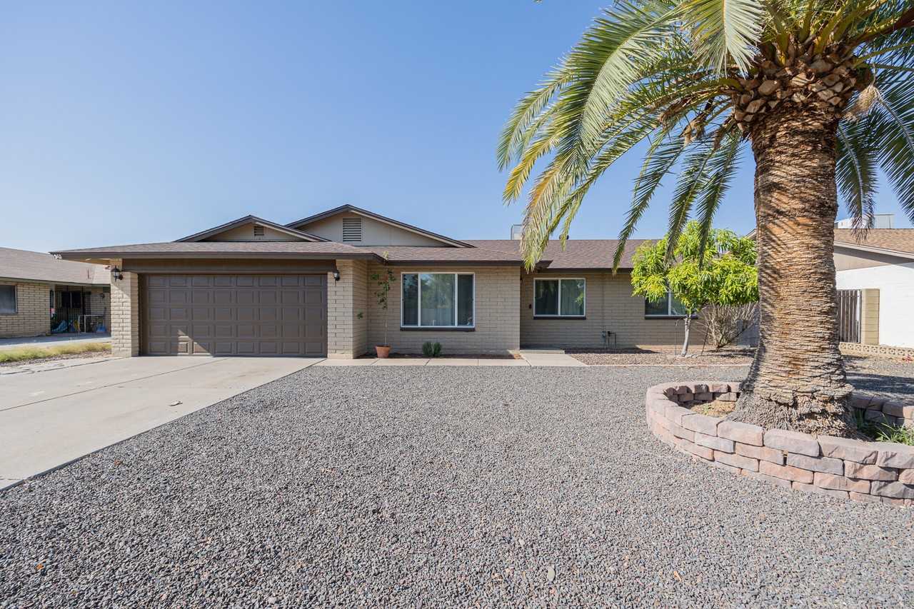 2741 W Acoma Dr - Photo 2 of 31