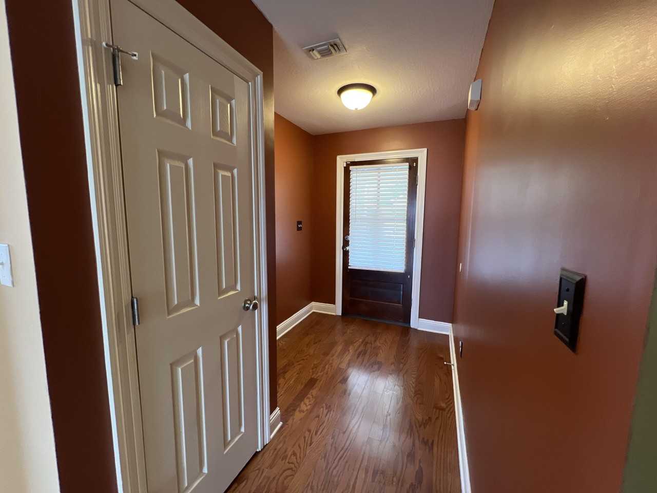 6 Ambrose N - Photo 2 of 17