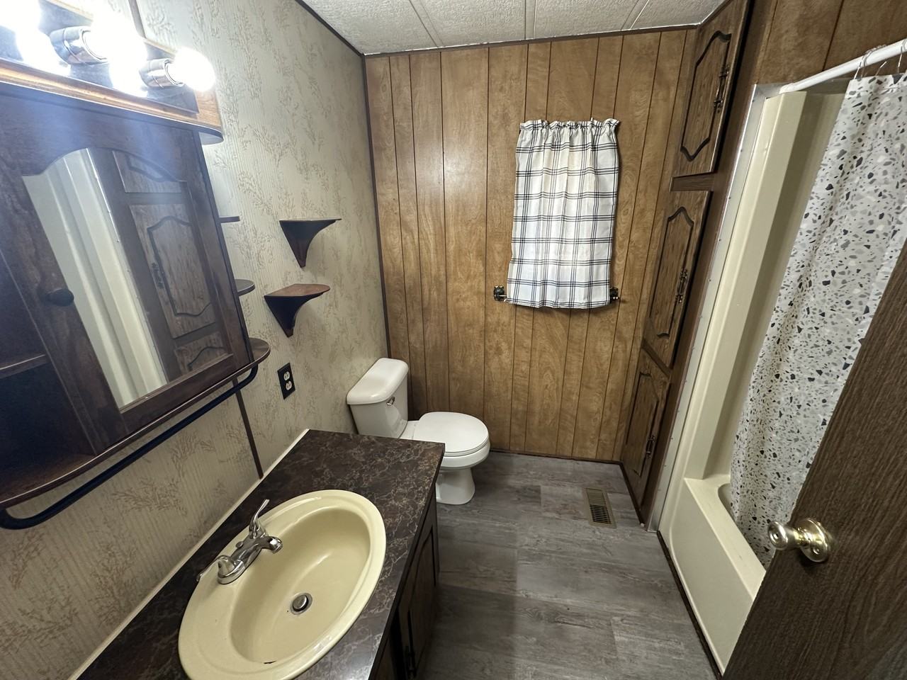 590 1/2 Danielson Rd - Photo 7 of 22