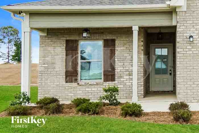 305 Ridgeview Cir - Photo 2 of 15