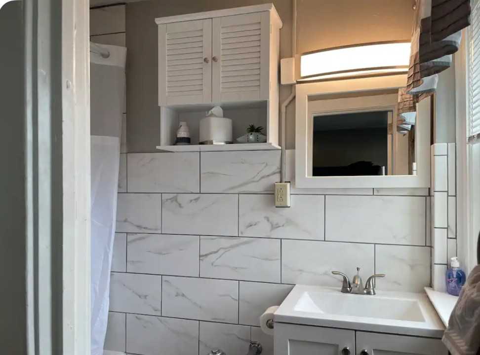 805 E 8th St #5 - Photo 6 of 8