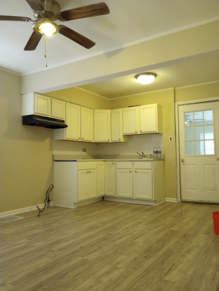 10243 S Hoxie Ave #NA - Photo 3 of 9