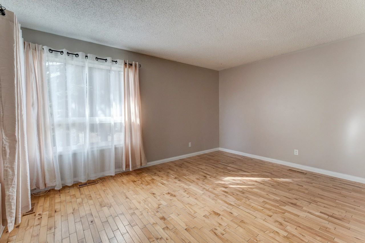 4518 35A Avenue Northwest - Photo 2 of 33