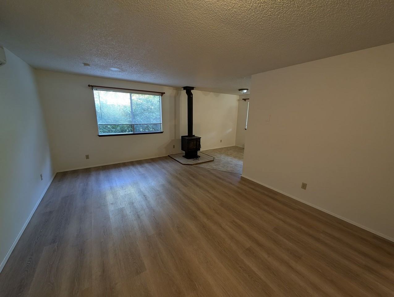 11384 Ogle Rd Ne - Photo 7 of 23