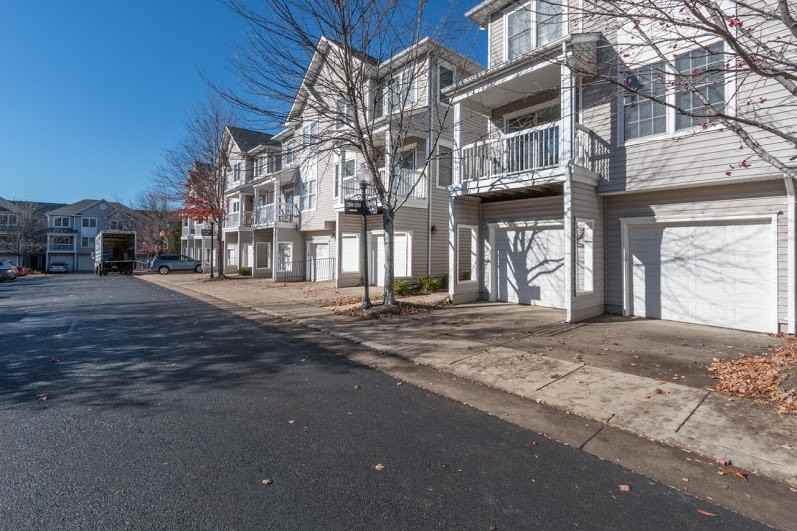 12806 Fair Briar Ln - Photo 2 of 15