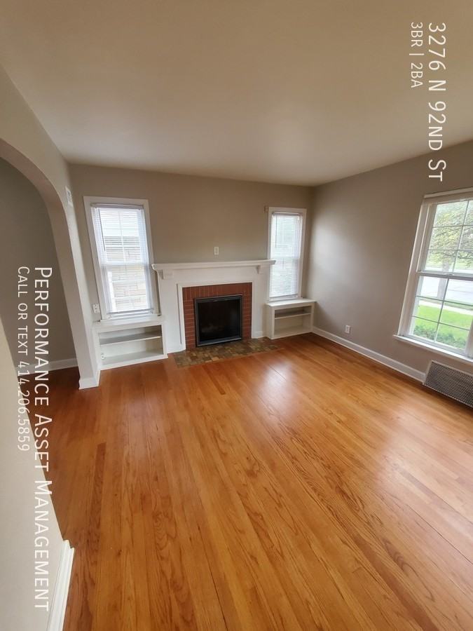 3276 N 92nd St - Photo 3 of 32