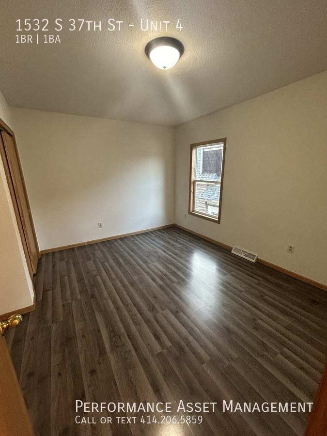 1532 S 37th St #4 - Photo 3 of 6