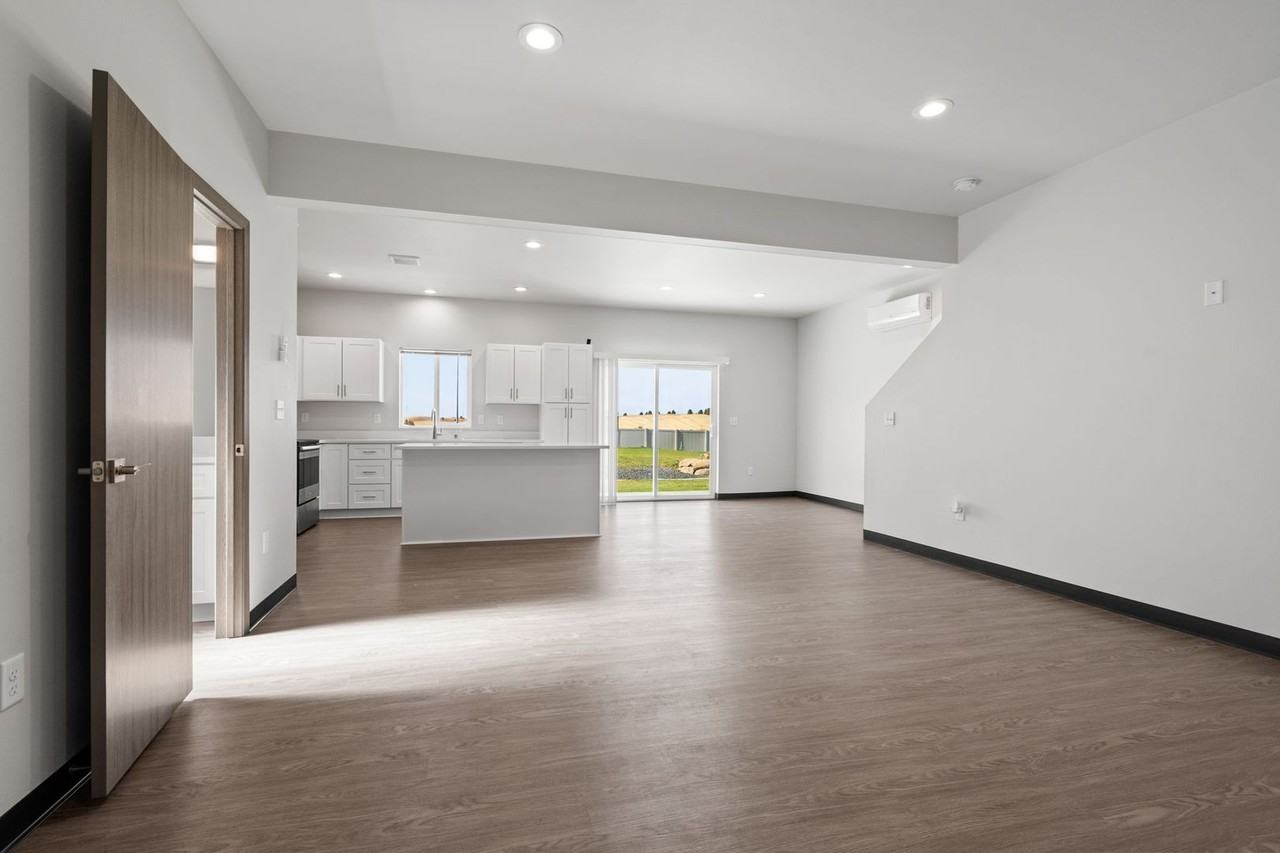 1110 Greenfield Dr - Photo 2 of 23