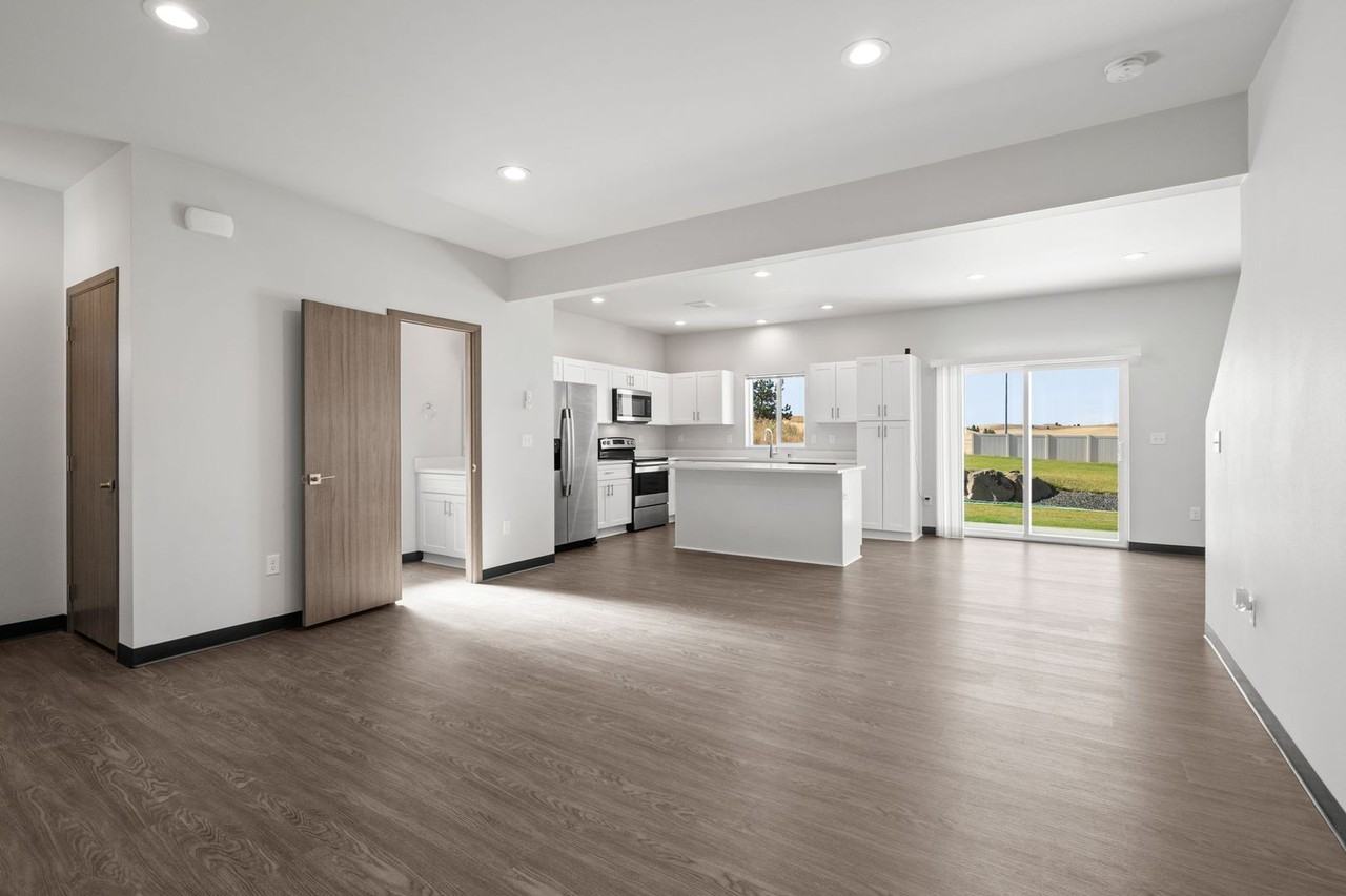 1110 Greenfield Dr - Photo 3 of 23