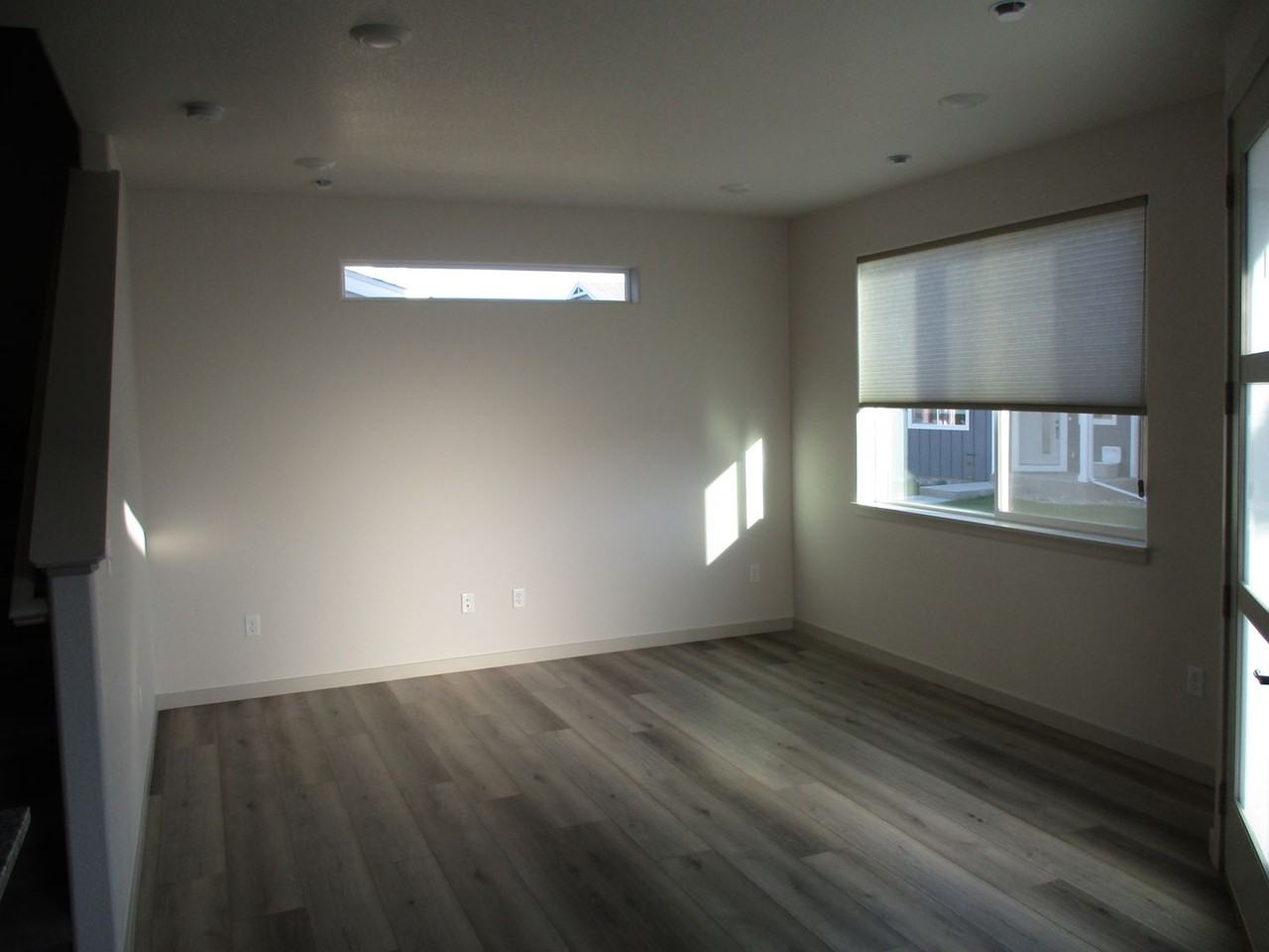 1147 Summit Vista Dr - Photo 2 of 20
