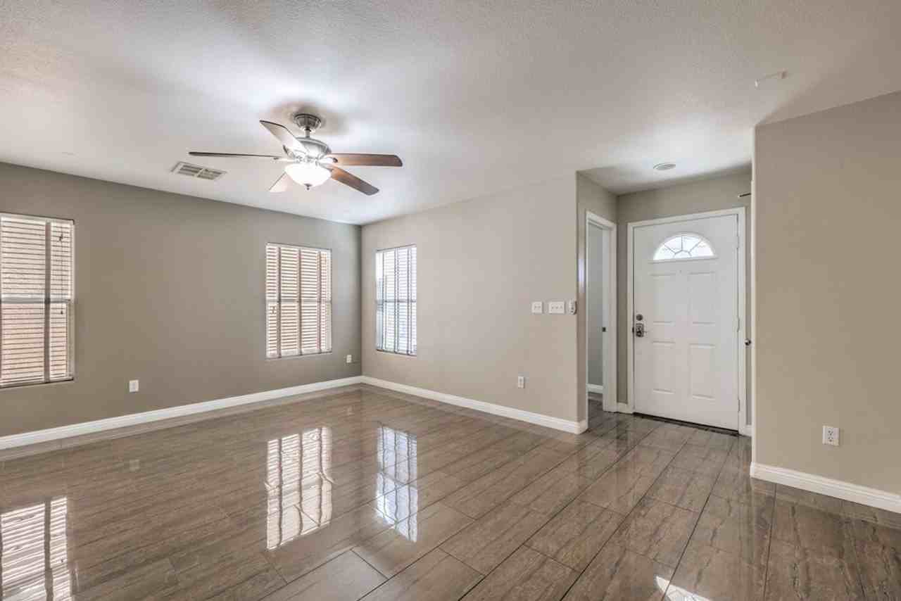 7987 Delft Blue St - Photo 7 of 37