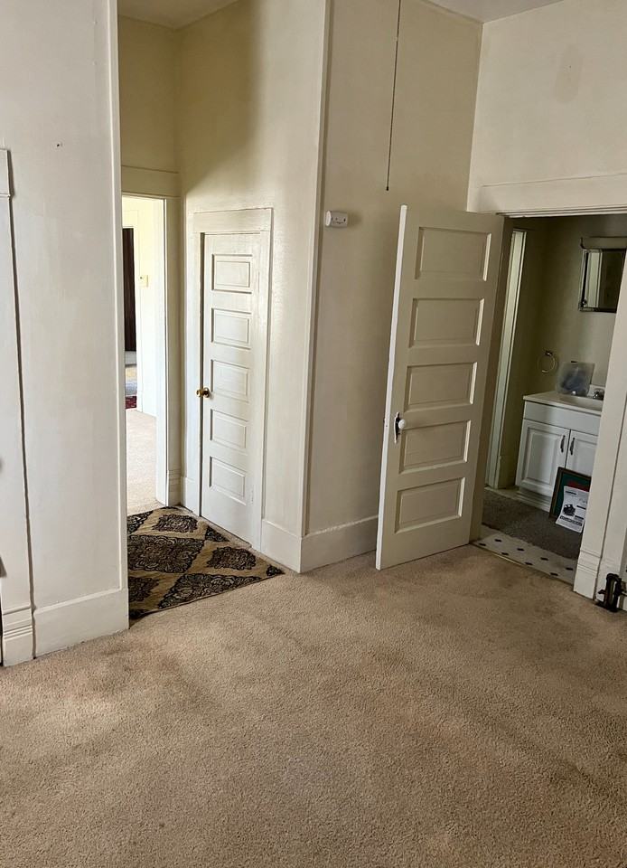 1105 Nw 16th Ave #NA - Photo 3 of 5