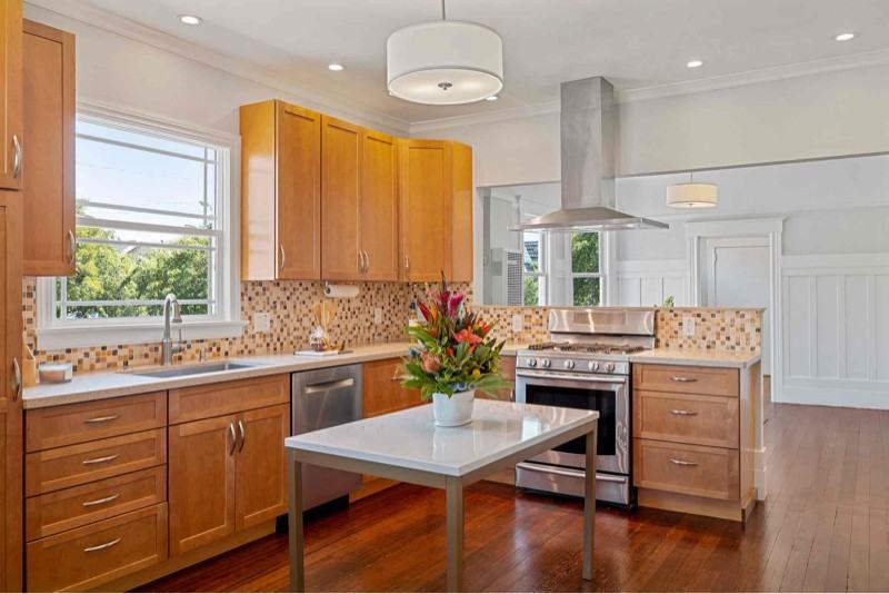 588 58th St - Photo 3 of 6