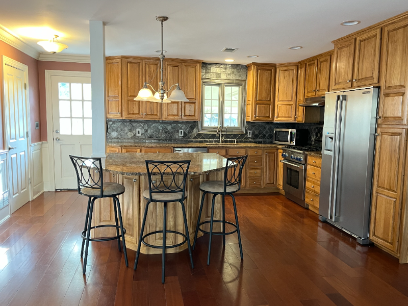 143 Washington St - Photo 2 of 14