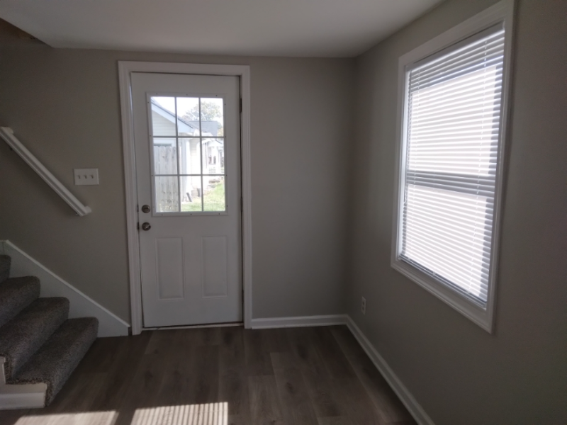 115 E High St - Photo 3 of 11