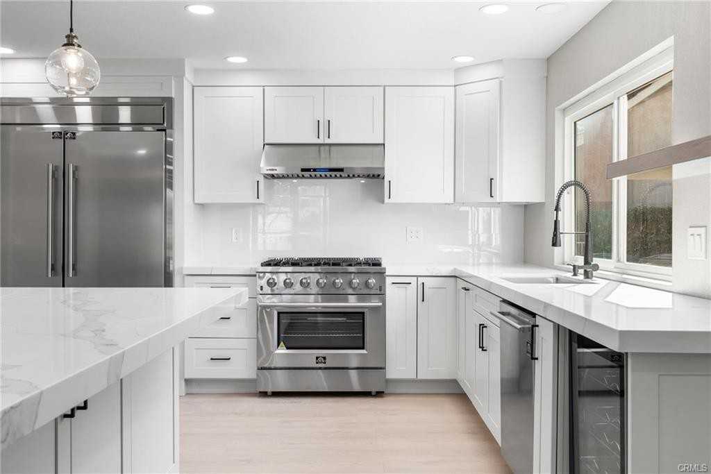 24746 Scott Ln - Photo 2 of 8