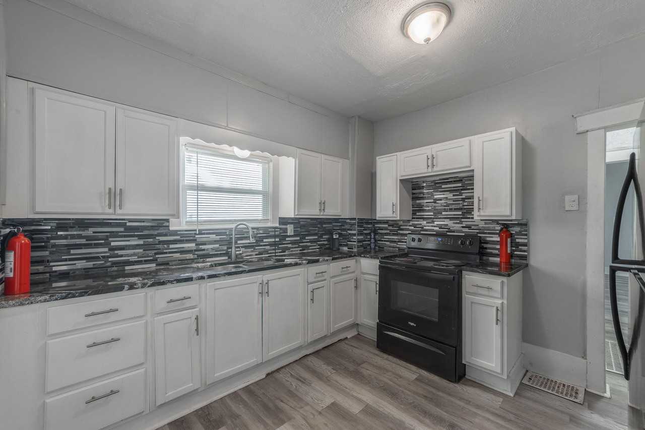 Flora Ave - Photo 3 of 8