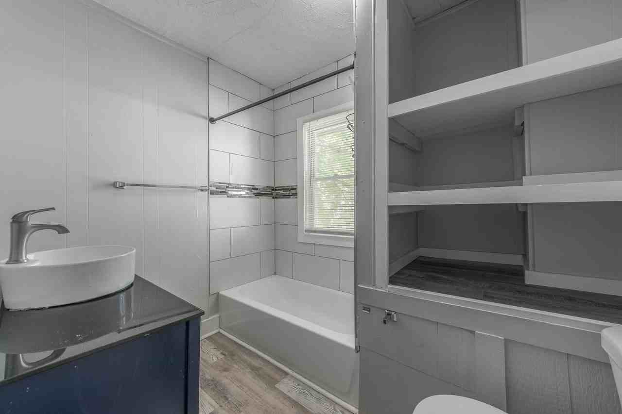 Flora Ave - Photo 6 of 8