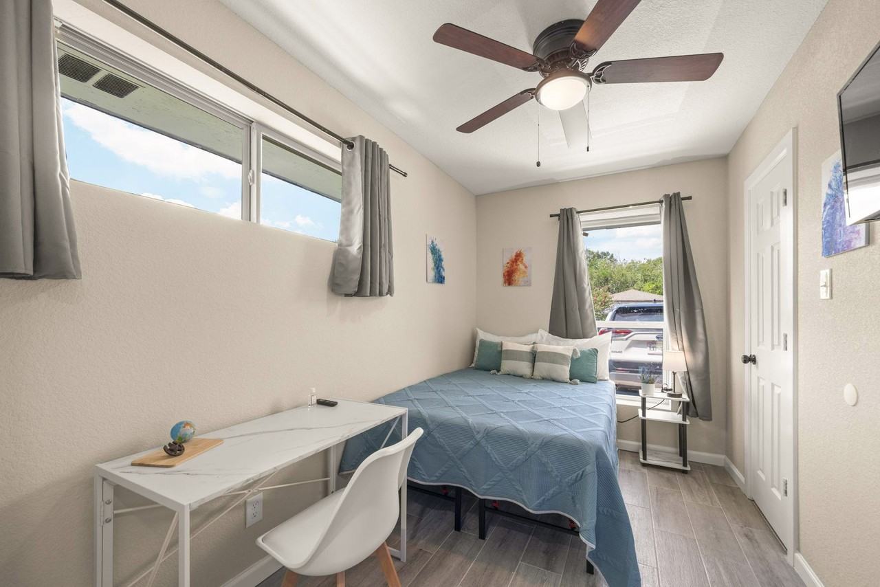 Diplomat Way - Photo 7 of 13