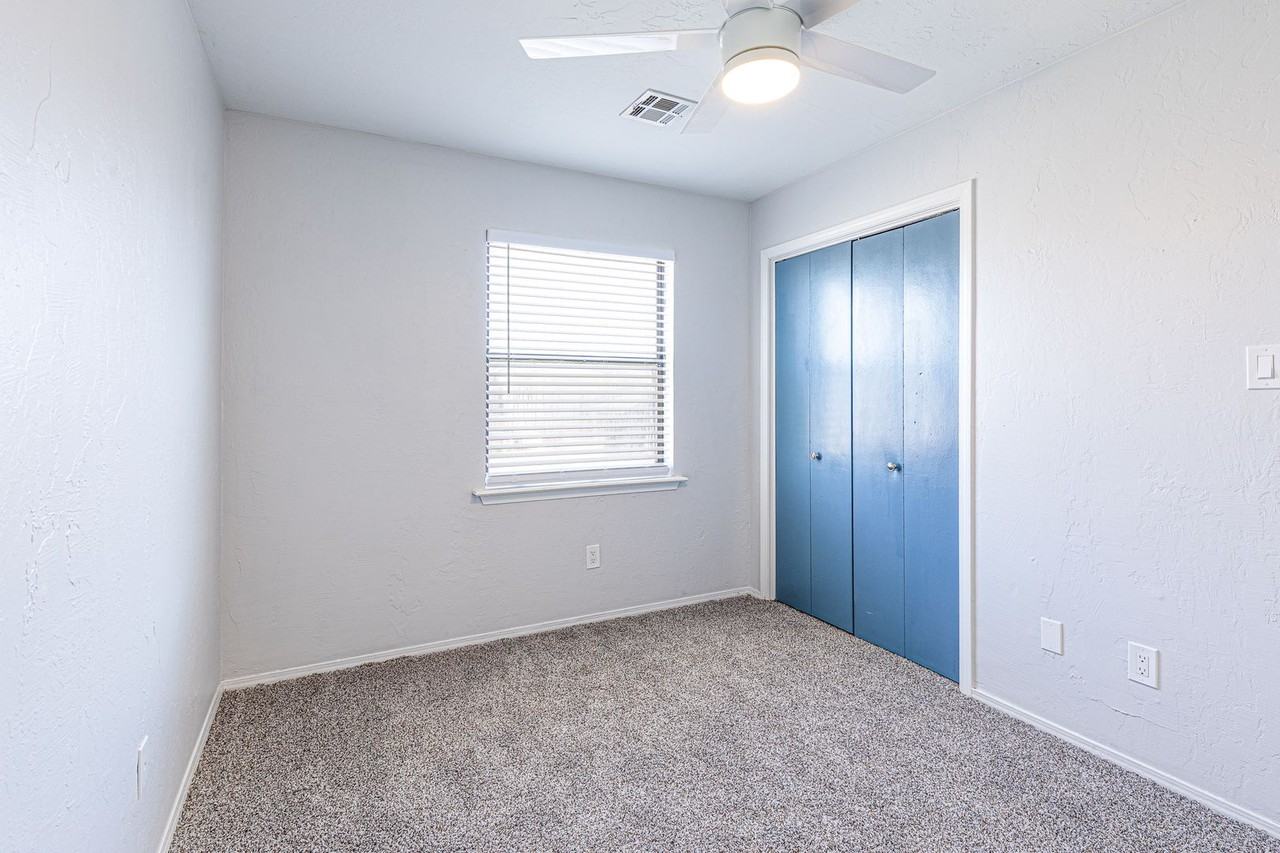 4005 Nw Ozmun Ave #4005B1 - Photo 7 of 17